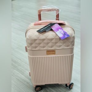 Bebe luggage carry on 22”
